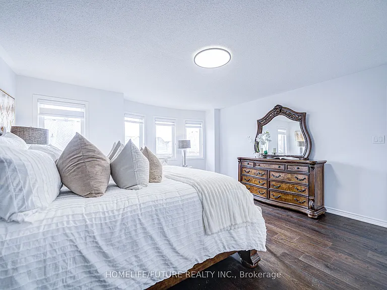 342 Laundon Ter — Photo 31
