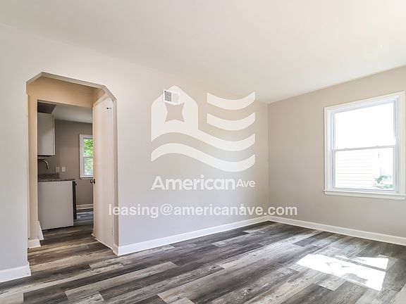 1538372_002_living_room_14050504.jpg