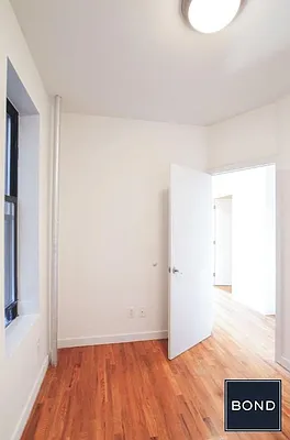 Rented by Bond New York | media 27