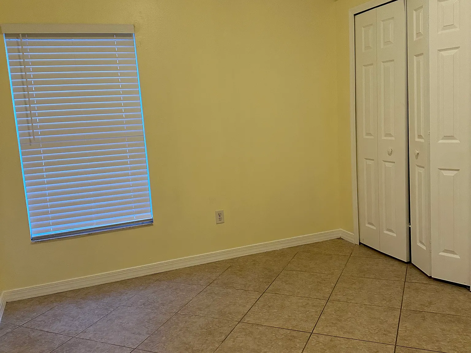 3 bed, 1394 sqft, $2,400 — Photo 2