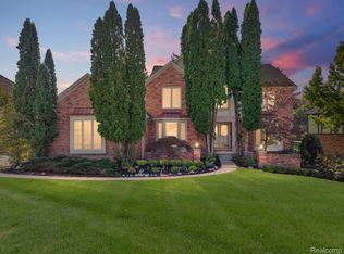 3197 Glengrove Dr, Rochester Hills, MI 48309