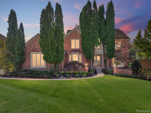 3197 Glengrove Dr, Rochester Hills, MI 48309