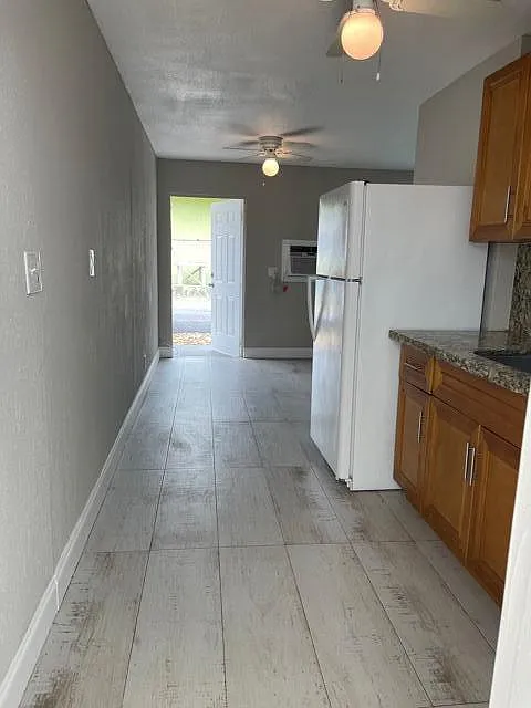 725 21st Street West Palm Beach, FL 33407 - 4 — Photo 4