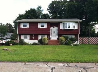 9 Helen Ct, Spring Valley, NY 10977