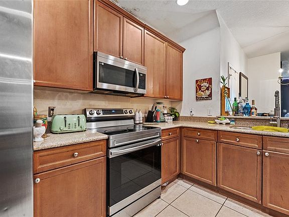 4th image of 6039 Strada Isle Way