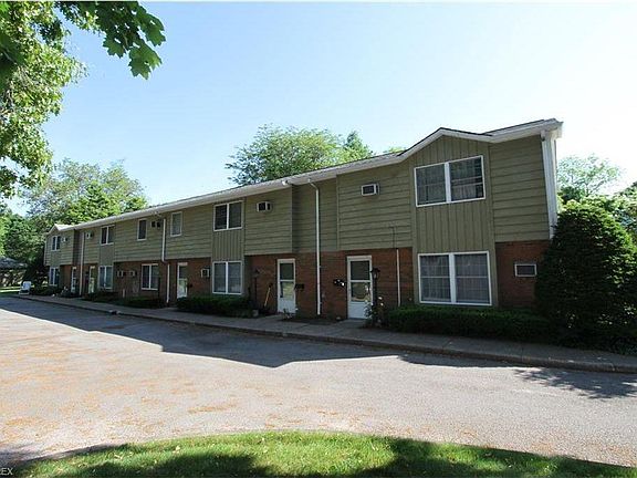 5th image of 286 Mentor Ave APT 4