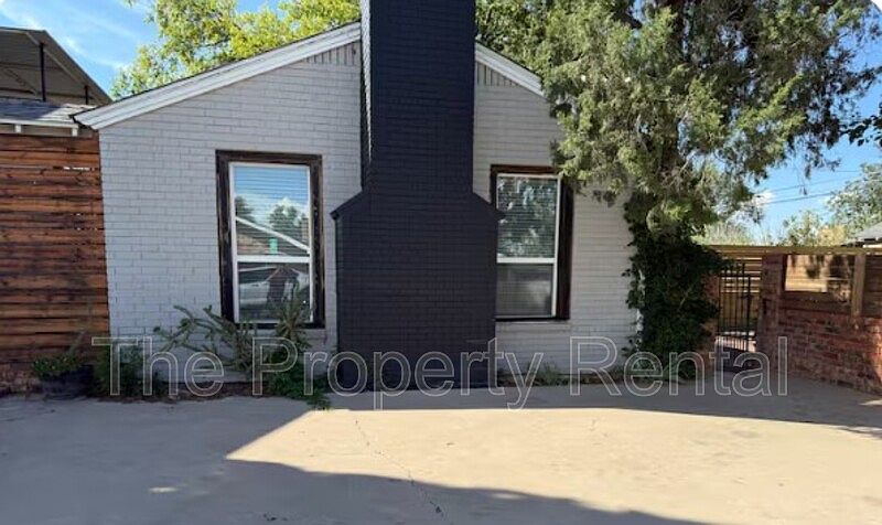 1st image of 1700 Golder Ave #1