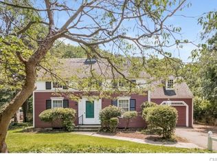 219 Barlow Rd, Fairfield, CT 06824