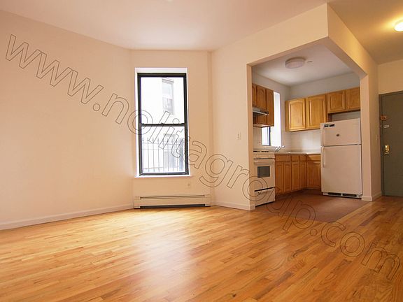 2nd image of 139 Chrystie St APT 1