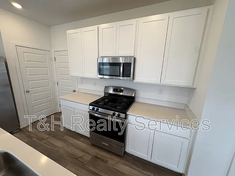 6831 Orchard Run Cir — Photo 7