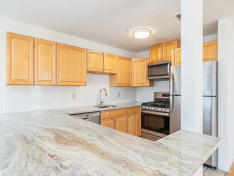 39 Hamilton Ave #C — Photo 5