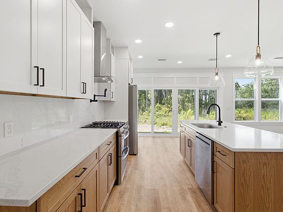 5th image of 71 Clarke Hill Rd