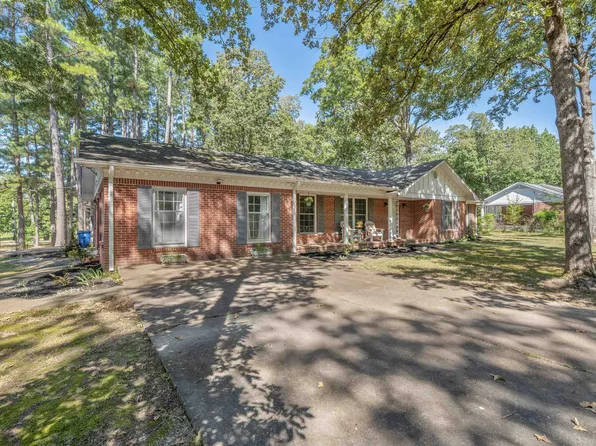 217 Hickory St, Adamsville, TN 38310