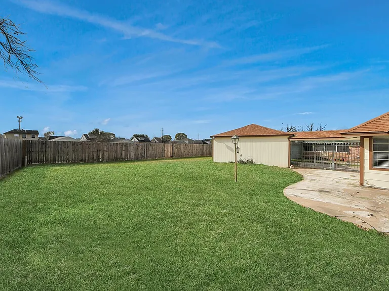 15423 Ridingwood Dr — Photo 38