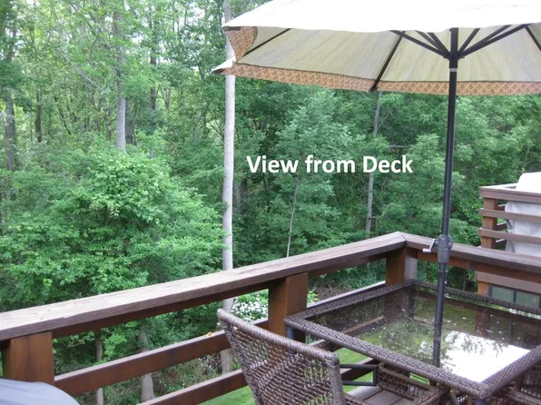 60 Olde Stone Ln, Lancaster, NY 14086