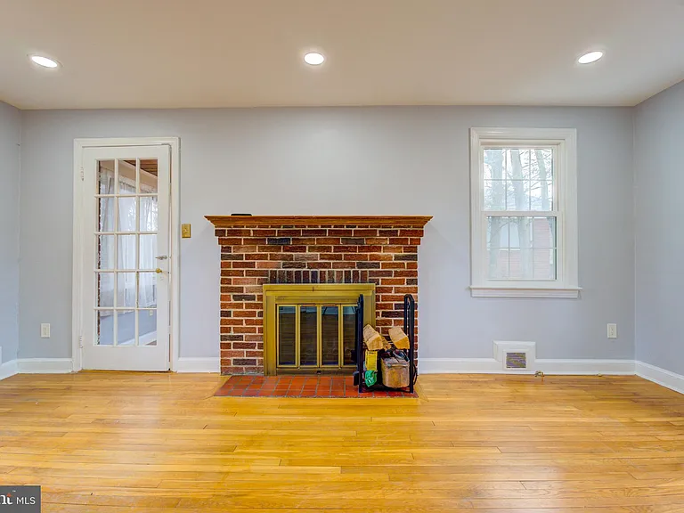6916 New Hampshire Ave — Photo 5