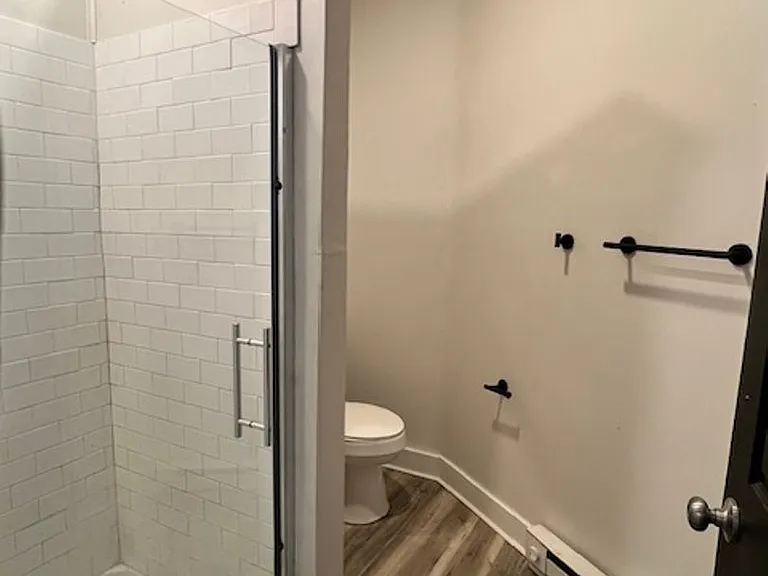 559 Manor St #561 — Photo 5