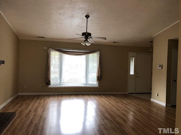 2nd image of 4715 Rollingwood Dr