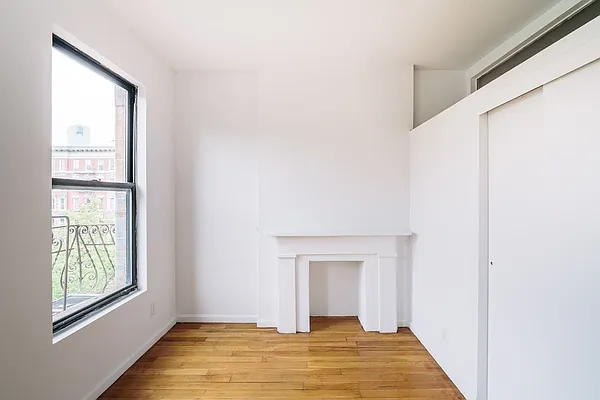 Rented by Sky Management | media 35