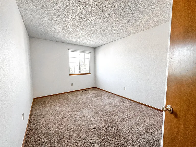9806 Foxhill Cir — Photo 15