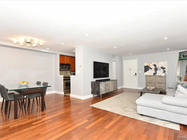 320 E Shore Rd #2A — Photo 8