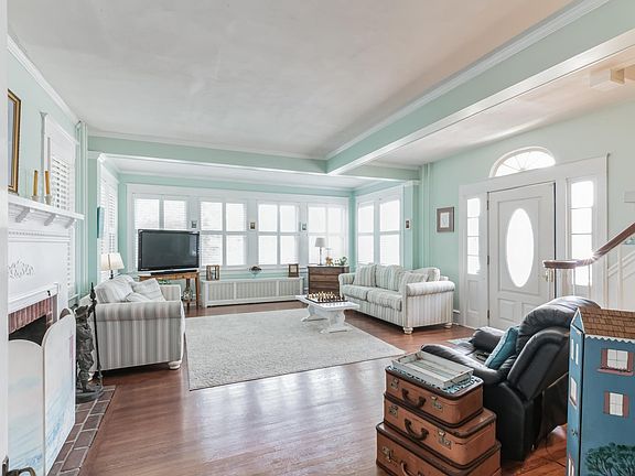 3rd image of 712 Wesley Ave