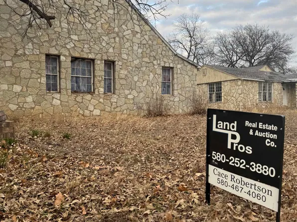 410 E Rd #B, Waurika, OK 73573