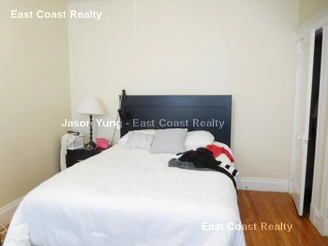220 Kelton St #9 — Photo 3