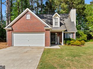 140 Braymoor Cir, Fayetteville, GA 30215