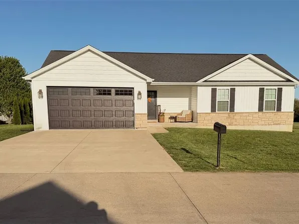 1204 Boone Ct, Farmington, MO 63640