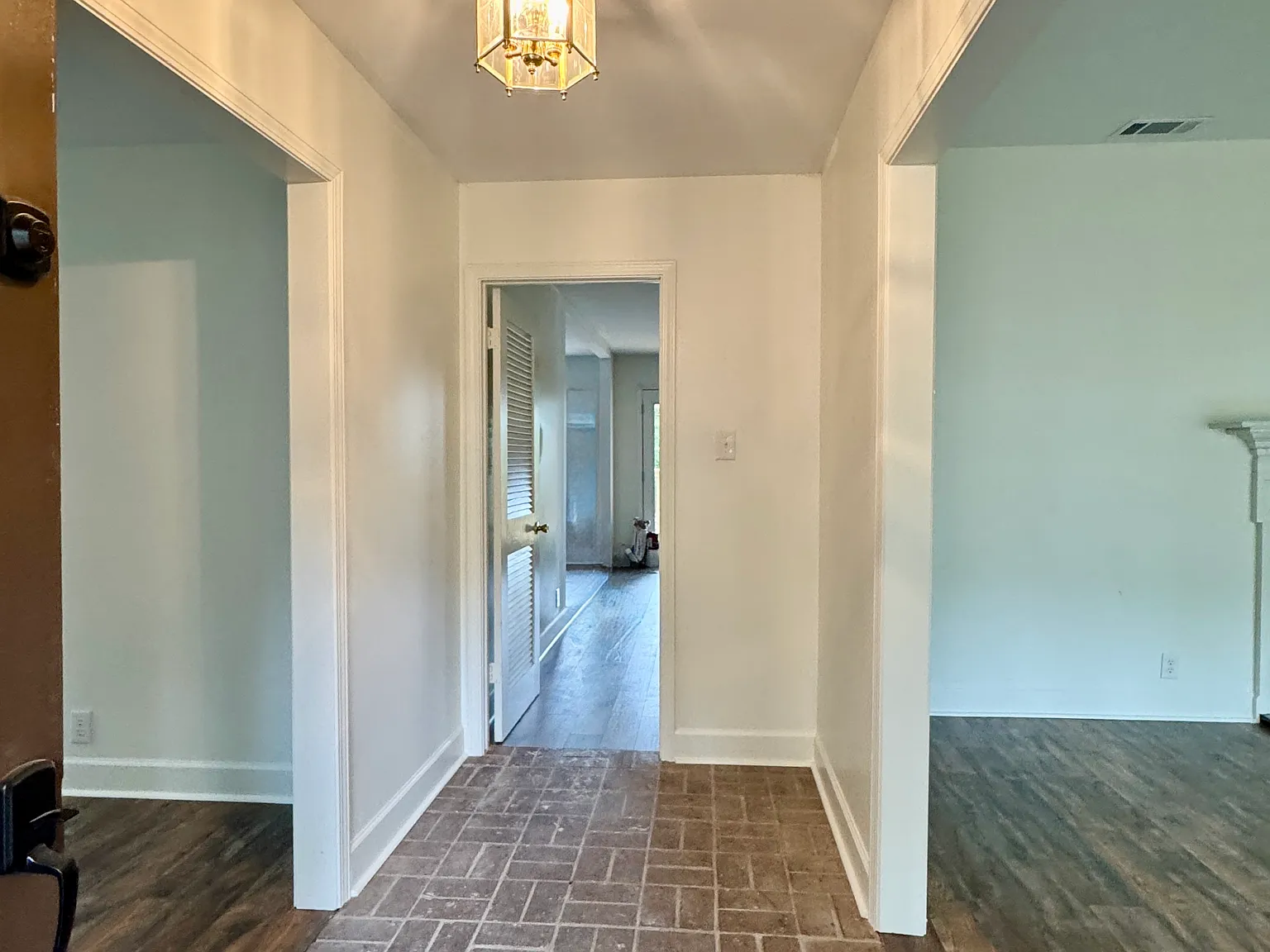 4 bed, 2498 sqft, $2,795 — Photo 4