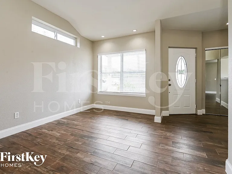 10847 Dulawan Dr — Photo 3