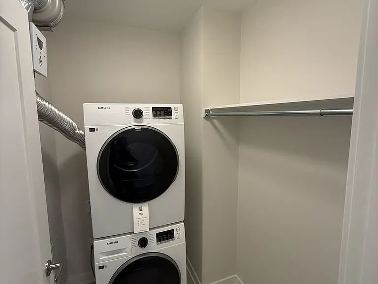 360 Deschatelets Ave #203 — Photo 8