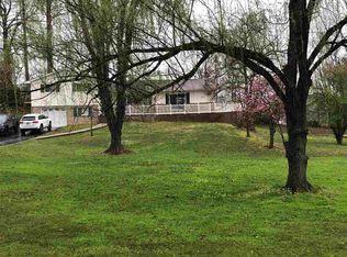 11 Maupin Rd, Milton, WV 25541