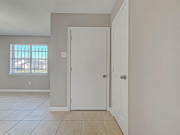 5th image of 8714 Valley Flag Dr