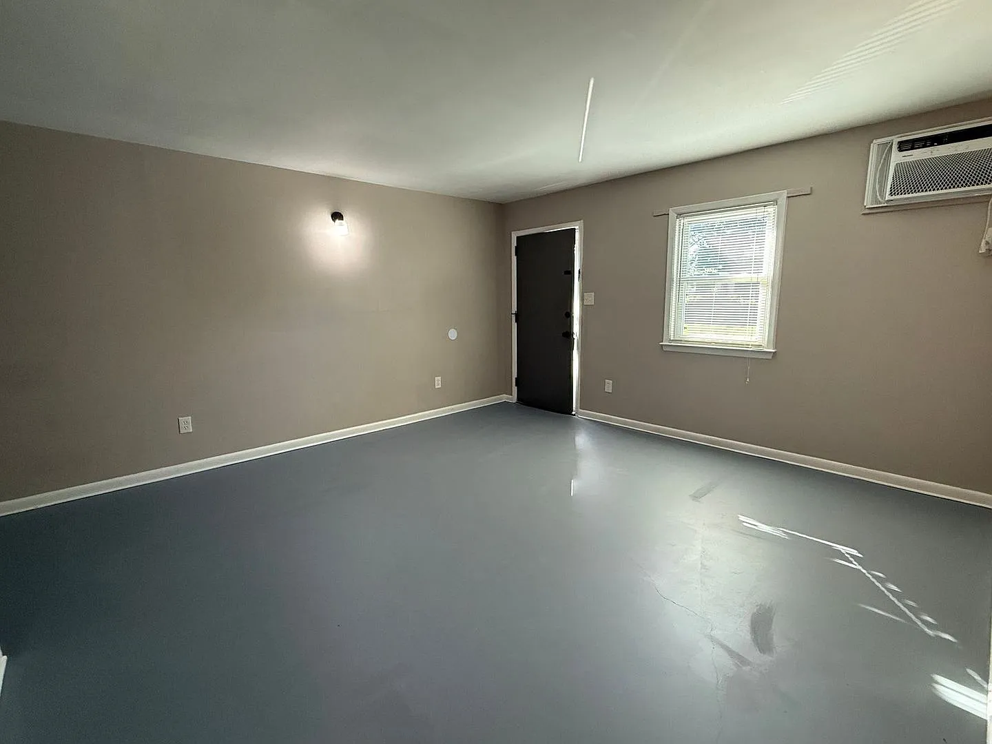 312 Roosevelt Rd — Photo 2
