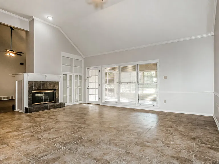 2279 Hickory Path Dr — Photo 7