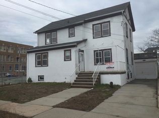 13511 Cronston Ave, Rockaway Park, NY 11694