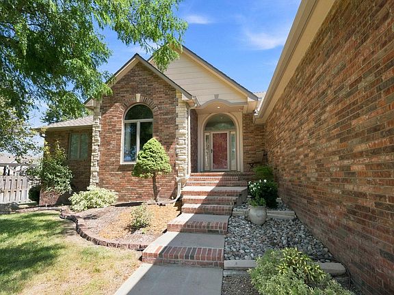 3rd image of 11809 W Alderny Ct