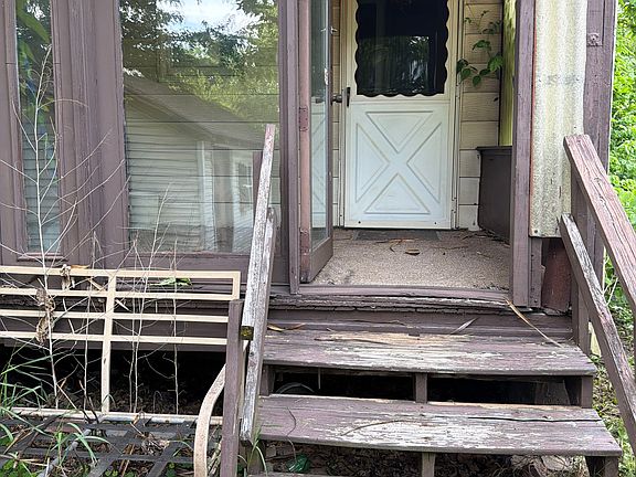 2nd image of 2716 Wilson St