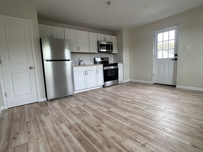 129 Pike St #5 — Photo 7