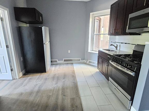 3rd image of 548 Avenue C #5