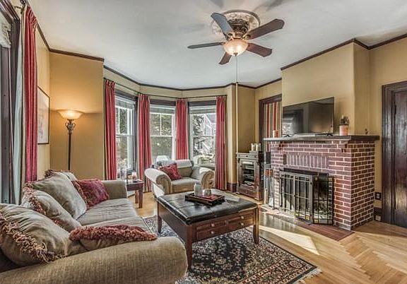 4th image of 98 Beltran St #1