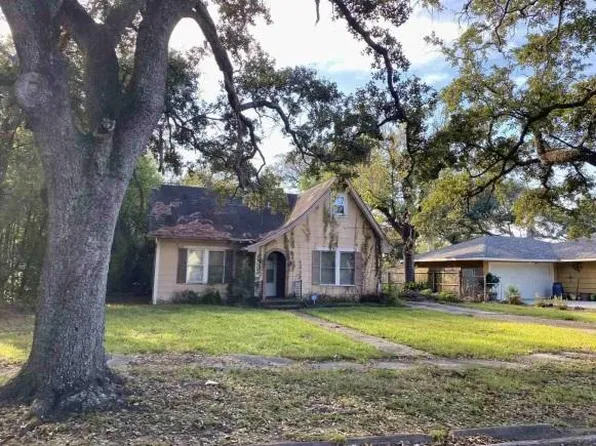 3115 Woodrow Dr, Port Arthur, TX 77642