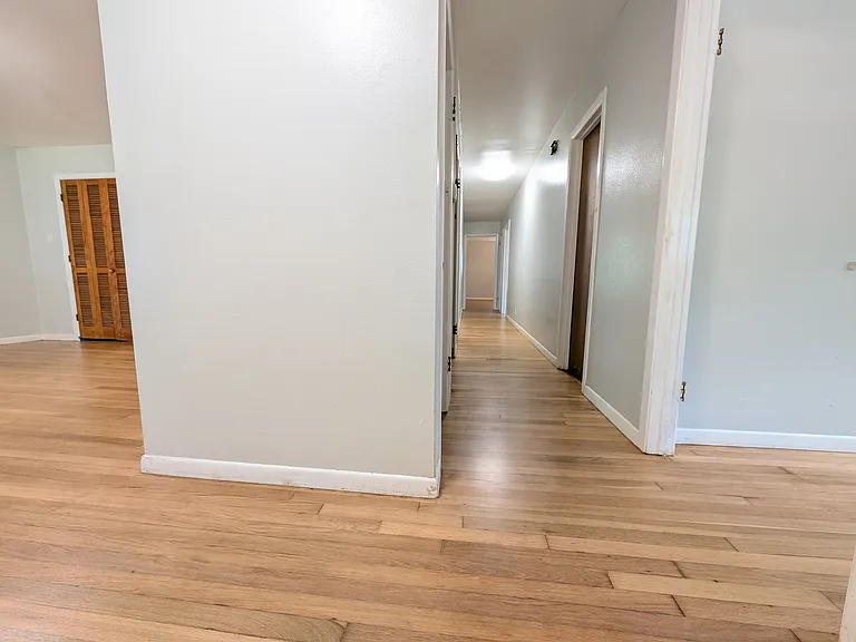 1708 Linden Dr — Photo 6