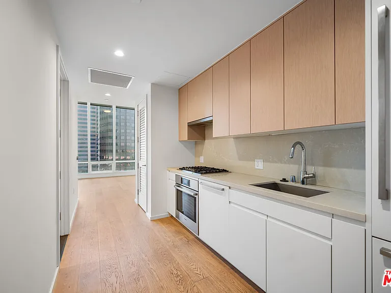 877 Francisco St #925 — Photo 6
