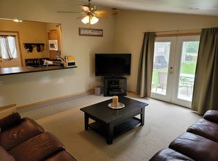 1109 Franklin St, Center Point, IA 52213