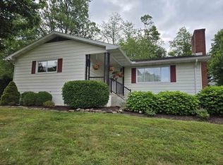 81 Imperial Woods Dr, Morgantown, WV 26508