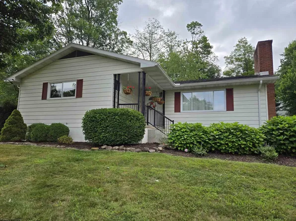 81 Imperial Woods Dr, Morgantown, WV 26508