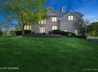 206 Windsor Ct, Sleepy Hollow, IL 60118